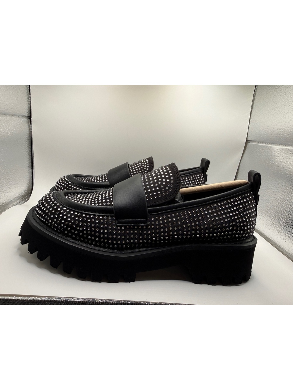 Karl Lagerfeld Paris Women’s size 5 Grady Loafer in Black